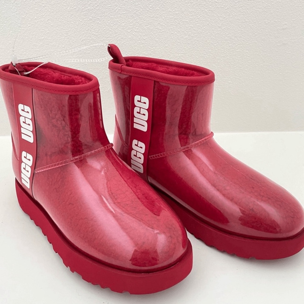 NWOT UGG Classic Clear Mini Boots size 7